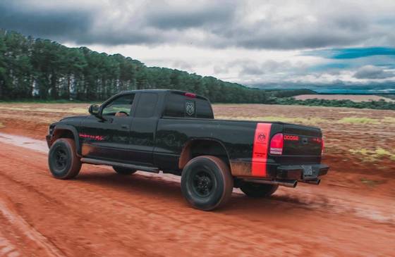DODGE DAKOTA 5.2 R/T 4X2 CE V8 16V GASOLINA 2P AUTOMÁTICO
